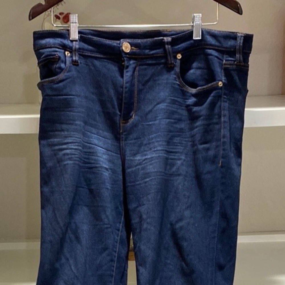 Dark high rise ankle skinny jean size 33
